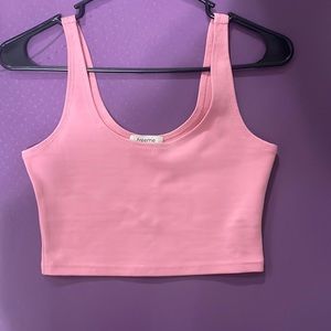 Freeme cropped light pink tank top